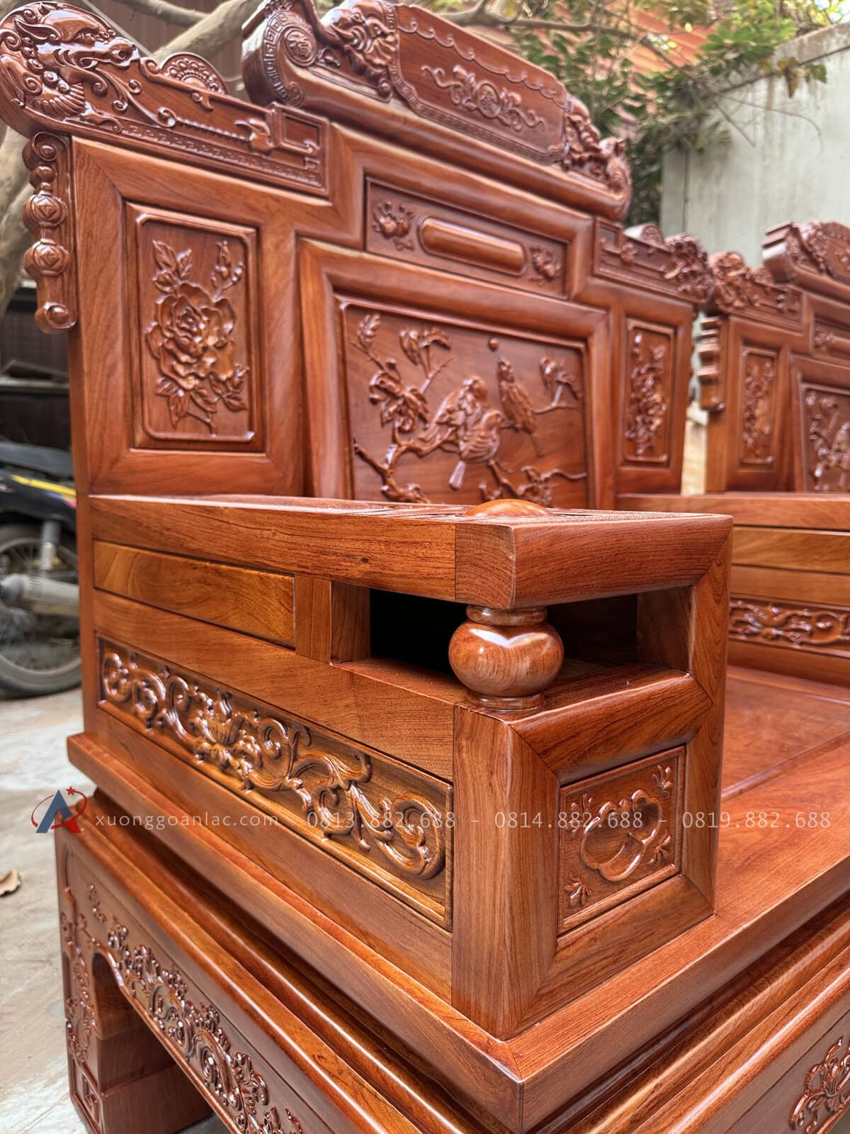 Bộ PHù Dung Gỗ Hương Đá 10 Món (Anh Tuấn - Bình Thuận ) 34 tay ghế được làm hiện đại , tạo điểm nhấn cho ghế