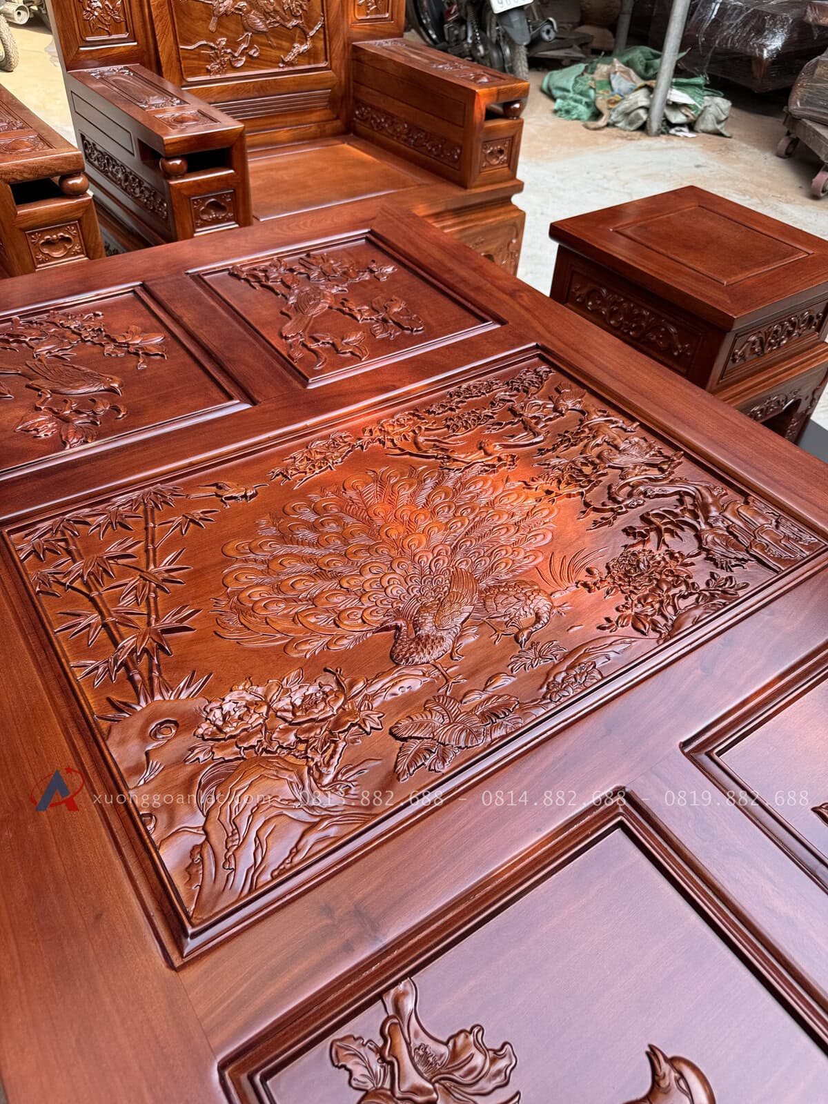 Bộ PHù Dung Gỗ Hương Đá 10 Món (Anh Tuấn - Bình Thuận ) 38 khung tranh chính được đục tỉa chú công uống lượng , đang múa phần đuôi vô cùng ấn tượng