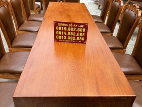 Bộ bàn ăn nguyên khối 10 ghế gỗ gõ đỏ Pachy cao cấp ( Anh Cư, TP Huế ) 20 mặt bàn dài 3m x 90cm x cao 82cm siêu dày dặn , tạo điểm nhấn ấn tượng