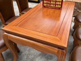 Bộ bàn ăn 6 ghế bọc da bò Italia cao cấp ( Anh Cần, Nam Định) 14 mặt bàn rộng rãi nhều không gian , dễ dàn bày biện thức ăn và đồ dùng hợp lý