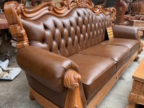 Bộ Sofa Hoàng Gia Tân Cổ Điển Bọc Da Bò Ý Cao Cấp 22 tựa tay của ghế uống cong tạo điểm nhấn