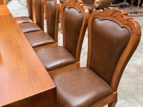 Bộ bàn ăn nguyên khối 10 ghế gỗ gõ đỏ Pachy cao cấp ( Anh Cư, TP Huế ) 16 phần ghế bọc đệm ,tạo sự mềm mại dễ chịu khi ngồi