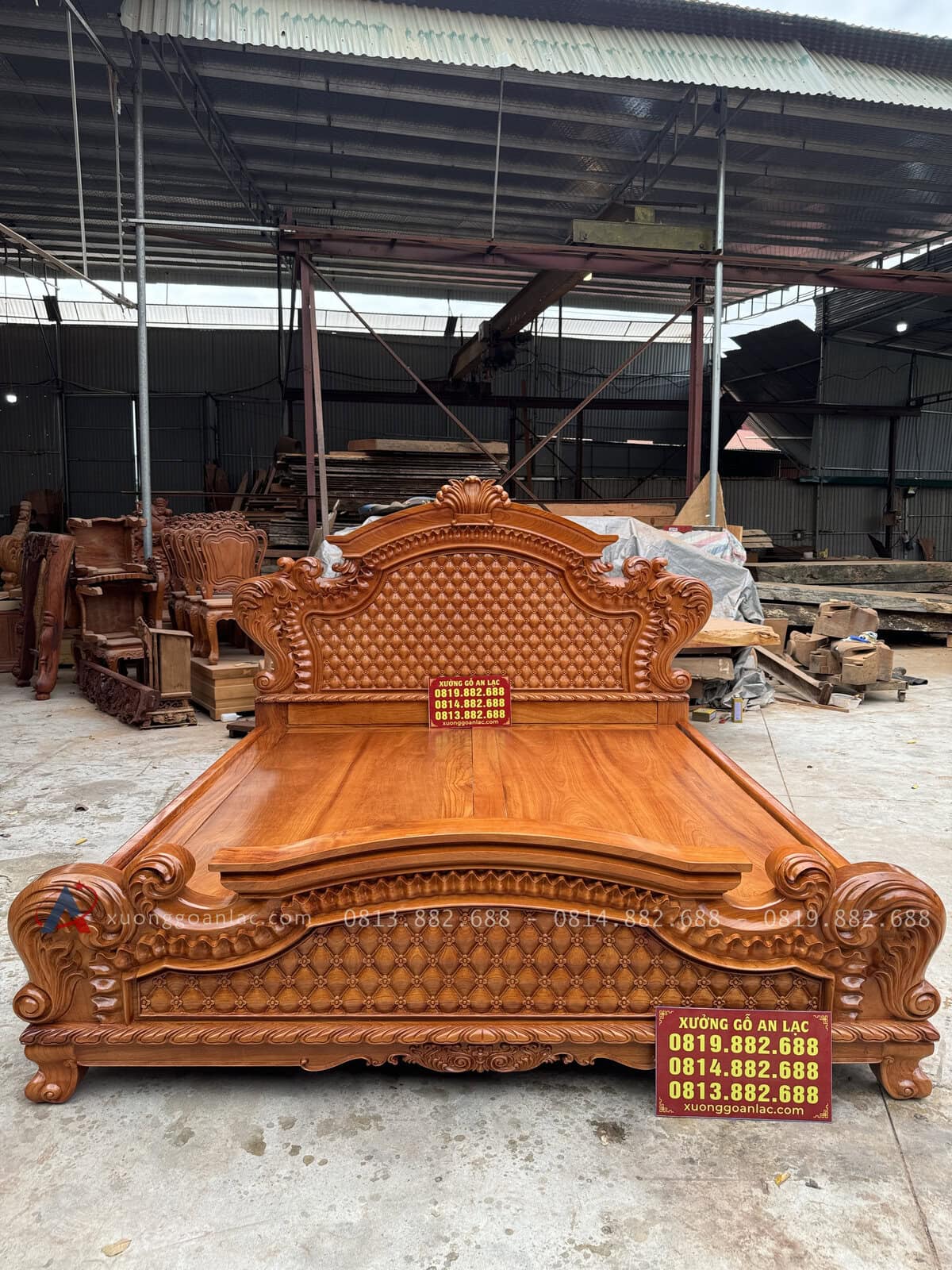 Giường hoàng gia trám gõ đỏ Pachy 2m x 2m2 1 Mẫu giường hoàng gia cao cấp gỗ gõ bachy