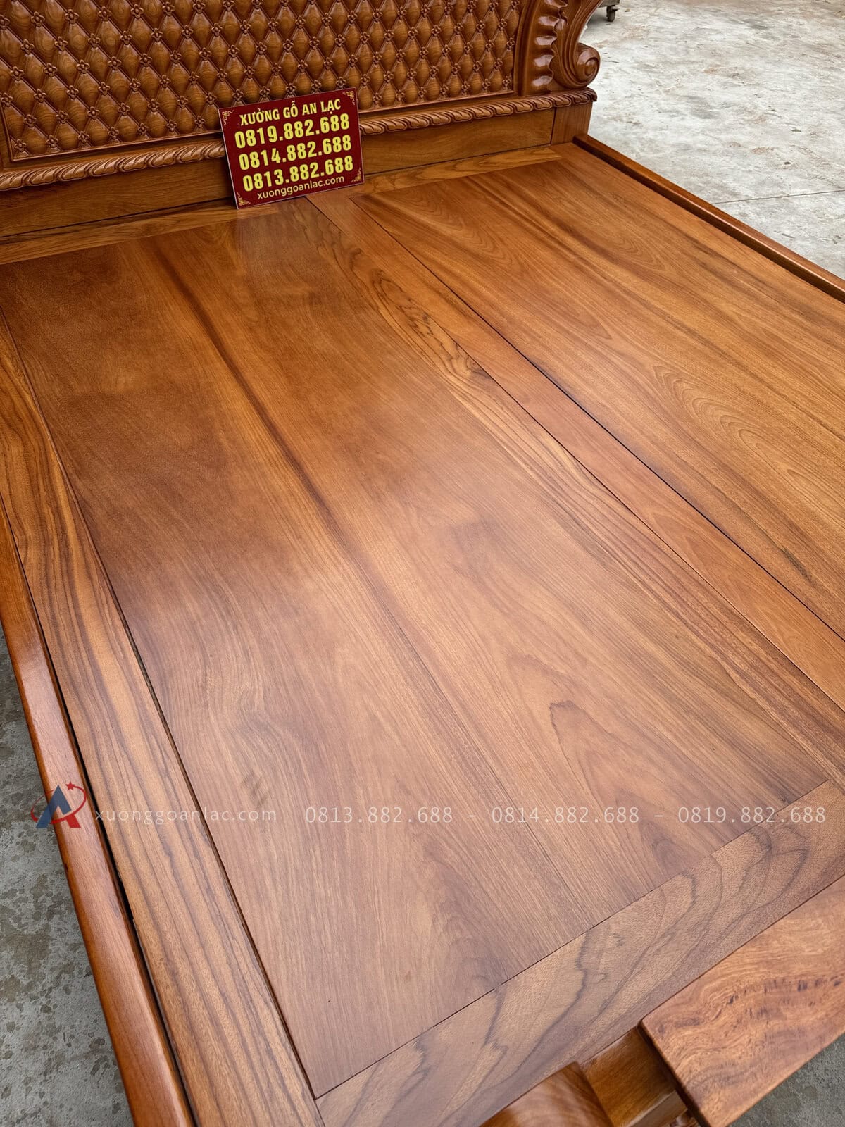 Giường hoàng gia trám gõ đỏ Pachy 2m x 2m2 7 phần giát giường được làm tỉ mỉ , vân gỗ tự nhiên 100% , được làm mịn màn khi không để đệm nằm không cũng cực kỳ thích