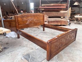 hoàn thiện giường phu thê viên mãn gỗ gõ đỏ 2m x 2m2 26 Photo 17 01 2025 10 28 50