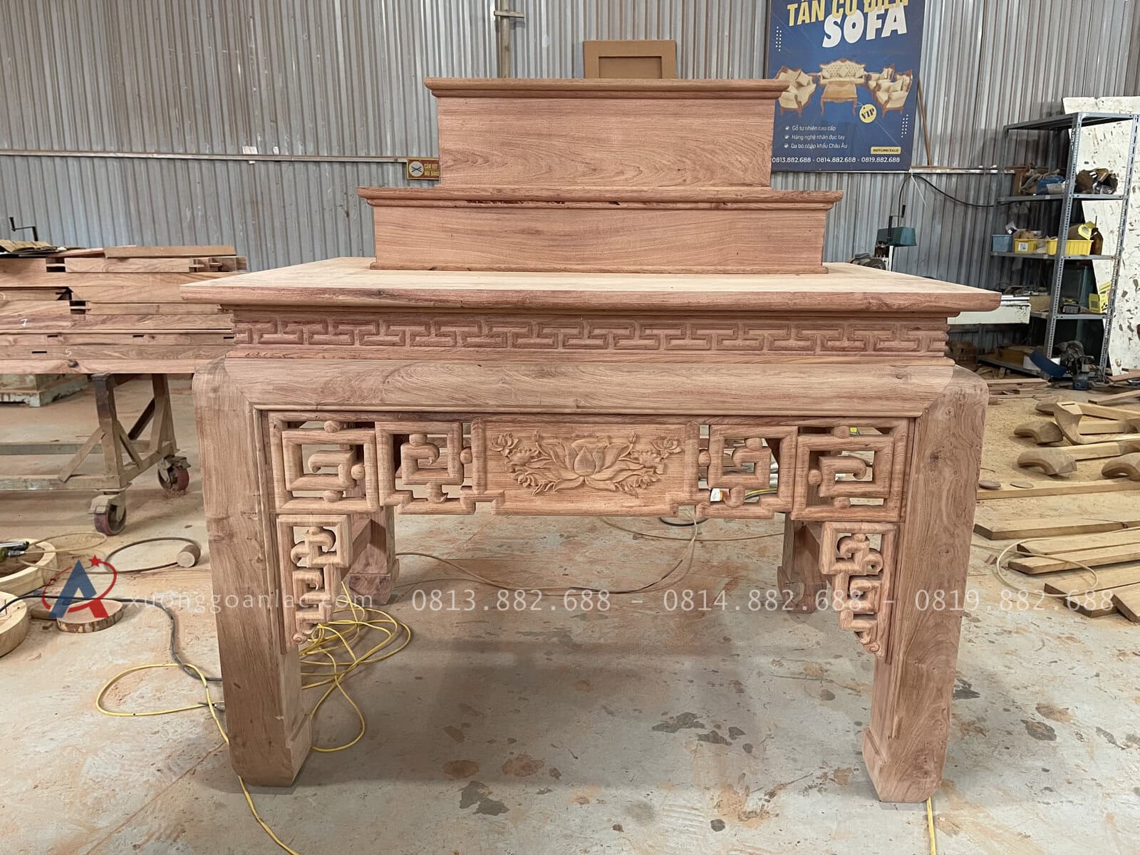 Mẫu án gian đục sen kèm tam cấp gỗ hương đá 10 Photo 25 02 2025 08 43 12